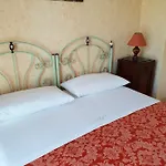 לינה וארוחת בוקר Belvedere Di Rita גאליפולי