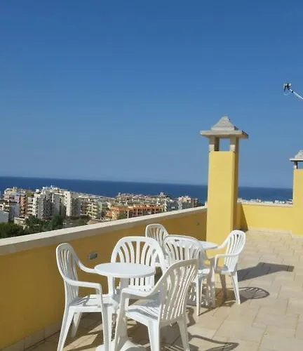 לינה וארוחת בוקר Belvedere Di Rita 3*