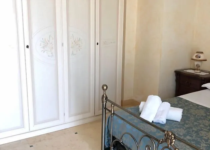 לינה וארוחת בוקר Belvedere Di Rita גאליפולי
